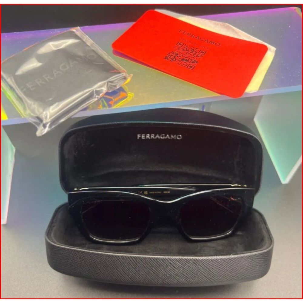 Ferragamo SF929SN Sunglasses in color 001 Black New with case! Unisex